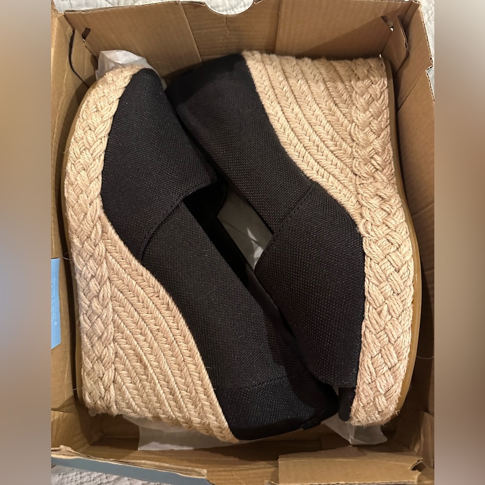 Tom’s Wedge Espadrilles Black 9.5